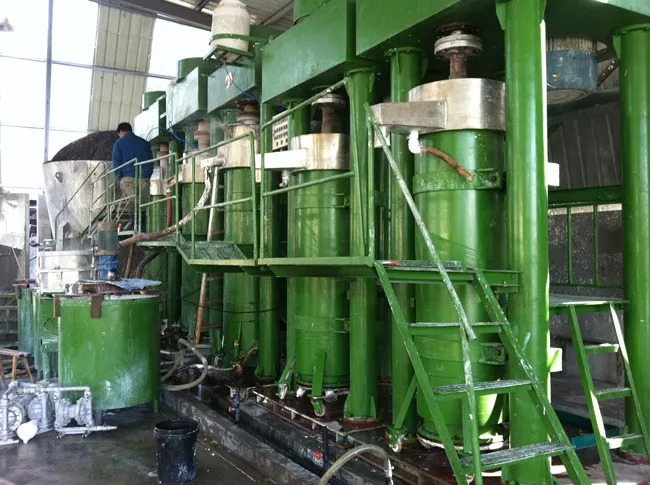 黑母粒色素炭黑中分散剂的作用是什么？