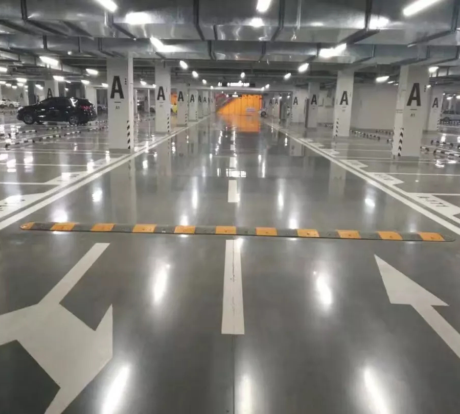 经混凝土硬化剂处理的地坪能划线吗？